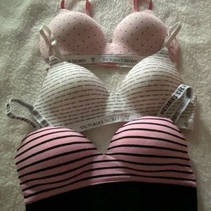 Victoria Secrets padded bras. Tee shirt bra NWOT